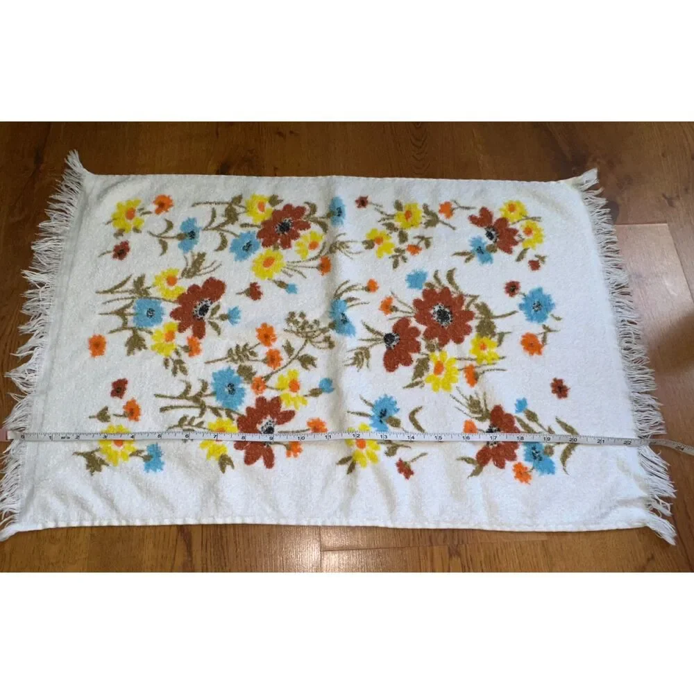 Vintage 1970s‎ Dundee Bath Hand Towel, Floral Boho